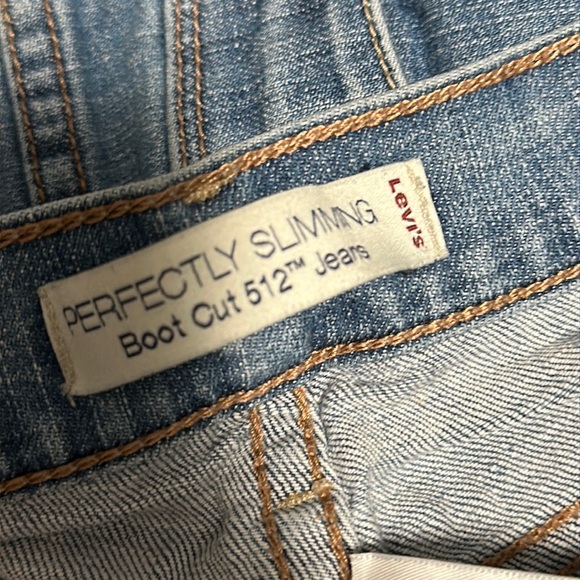 Levi's Women's Perfectly Slimming Boot Cut 512 Jeans - Picture 11 of 11